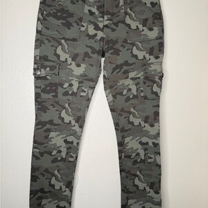 Lei ashley Low rise Skinny Camo Cargo Pants 🪖Sz 13 juniors